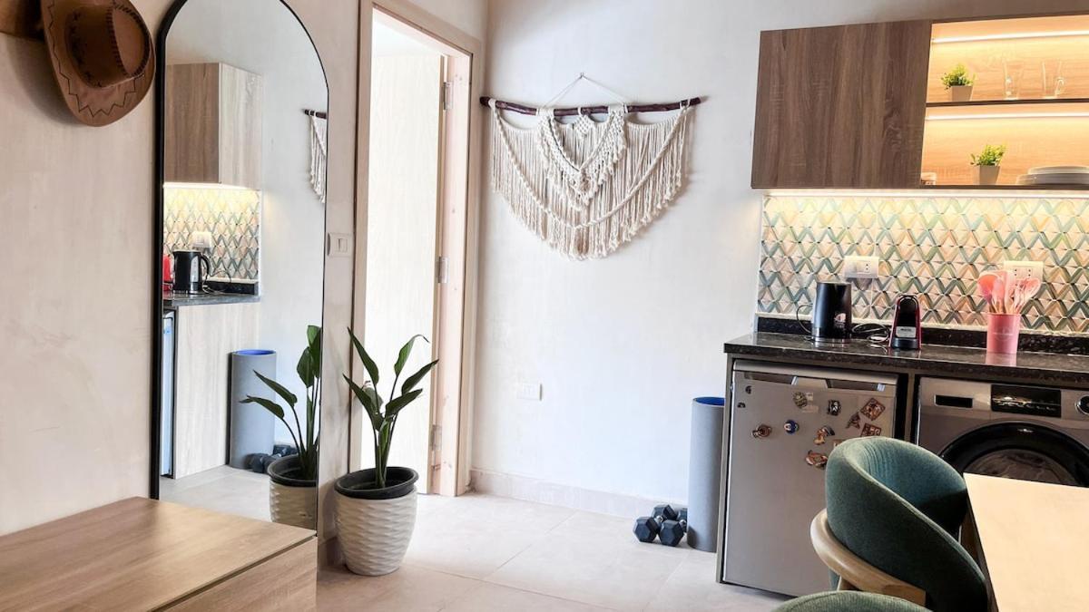 Boho Getaway With Pyramids View & Jacuzzi Apartamento Giza Exterior foto