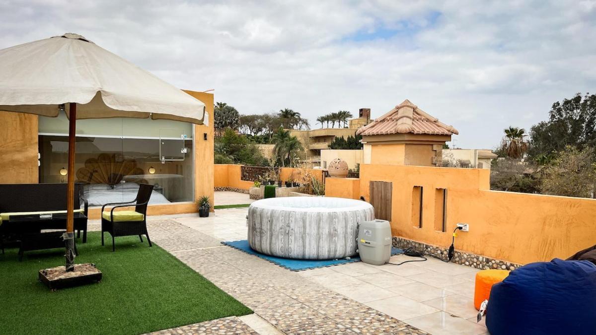 Boho Getaway With Pyramids View & Jacuzzi Apartamento Giza Exterior foto